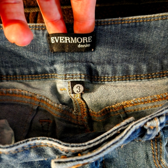 EVERMORE 3/4 Jeans - Picture 3 of 3